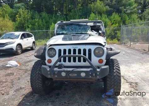 2010 Jeep Wrangler Unlimited Sahara из США, поврежденный, VIN 1J4HA5H15AL208413